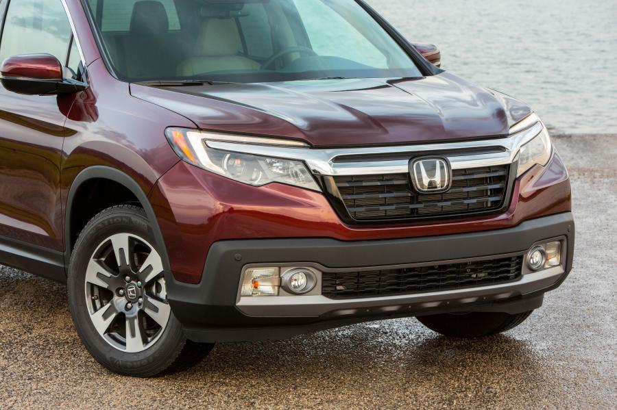 Детали экстерьера Honda Ridgeline 2016 года  (фото 7 из 40)